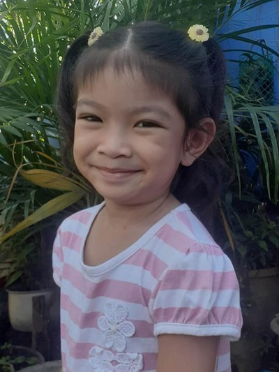 Help Rorie Trish B. by becoming a child sponsor. Sponsoring a child is a rewarding and heartwarming experience.