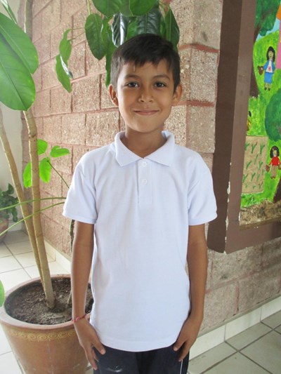 Help Alan Joshua by becoming a child sponsor. Sponsoring a child is a rewarding and heartwarming experience.