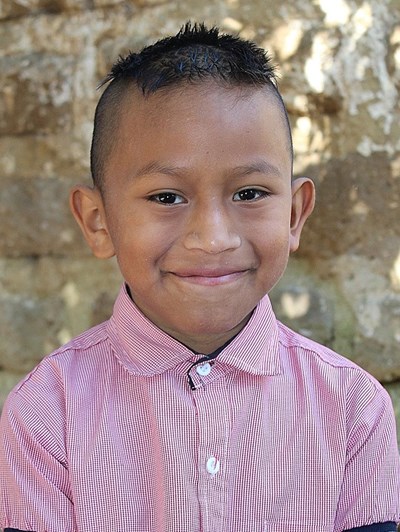 Help David Alejandro by becoming a child sponsor. Sponsoring a child is a rewarding and heartwarming experience.