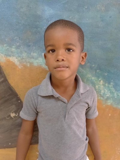Help Gabriel by becoming a child sponsor. Sponsoring a child is a rewarding and heartwarming experience.