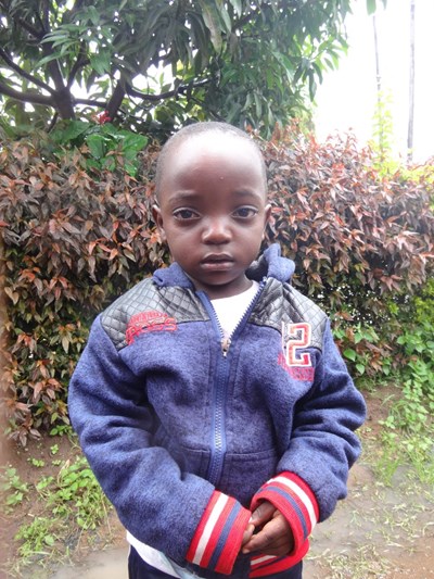 Help Justine by becoming a child sponsor. Sponsoring a child is a rewarding and heartwarming experience.