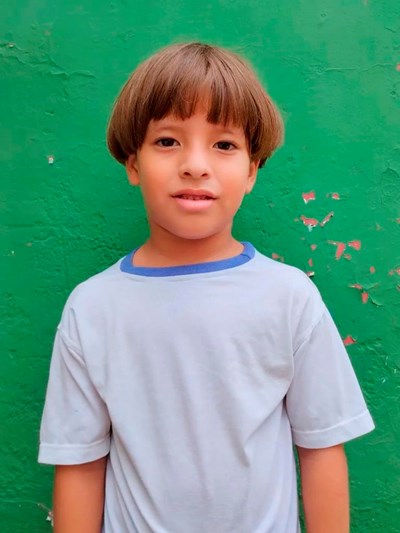 Help Dreiven Andres by becoming a child sponsor. Sponsoring a child is a rewarding and heartwarming experience.