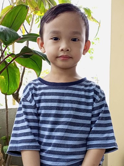 Help Akihiro Exequel D. by becoming a child sponsor. Sponsoring a child is a rewarding and heartwarming experience.