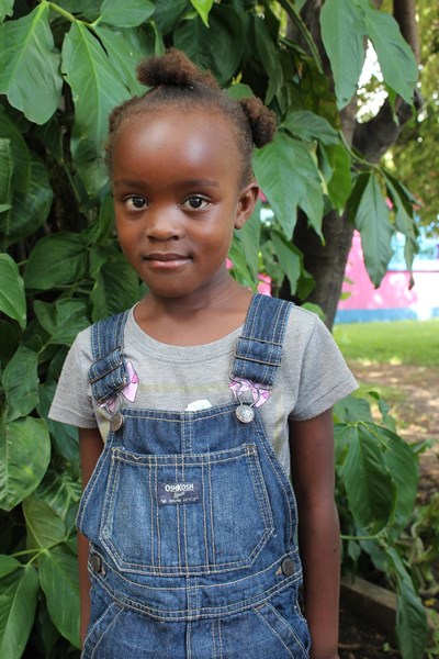 Help Lushomo by becoming a child sponsor. Sponsoring a child is a rewarding and heartwarming experience.