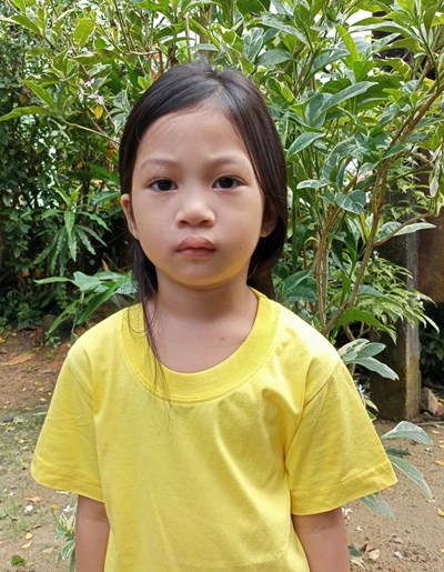 Help Nica D. by becoming a child sponsor. Sponsoring a child is a rewarding and heartwarming experience.