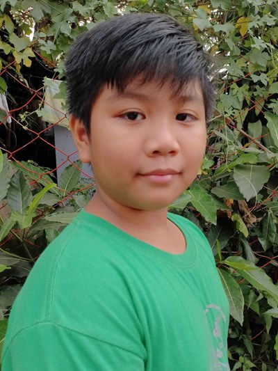 Help Franzen Aldren F. by becoming a child sponsor. Sponsoring a child is a rewarding and heartwarming experience.