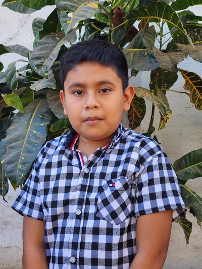 Help Alan Oslani by becoming a child sponsor. Sponsoring a child is a rewarding and heartwarming experience.