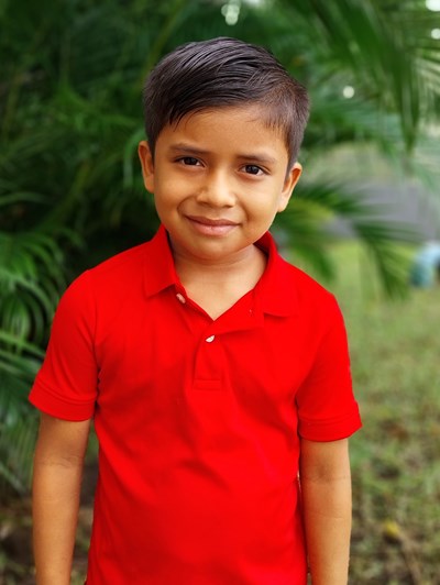 Help Erickson Adonias by becoming a child sponsor. Sponsoring a child is a rewarding and heartwarming experience.