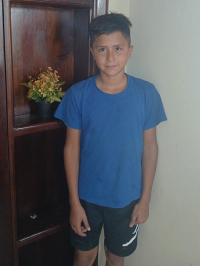 Help Alex Edgardo by becoming a child sponsor. Sponsoring a child is a rewarding and heartwarming experience.