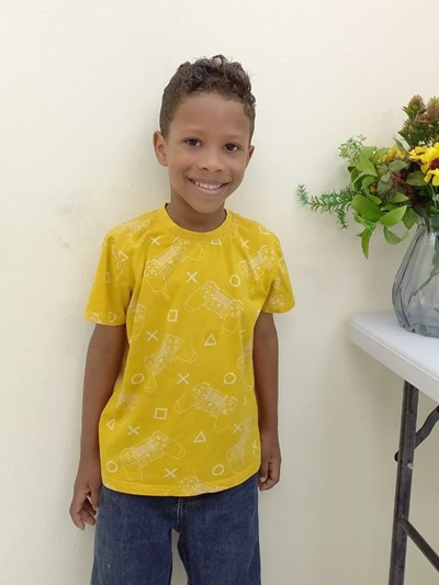 Help Leury Daniel by becoming a child sponsor. Sponsoring a child is a rewarding and heartwarming experience.