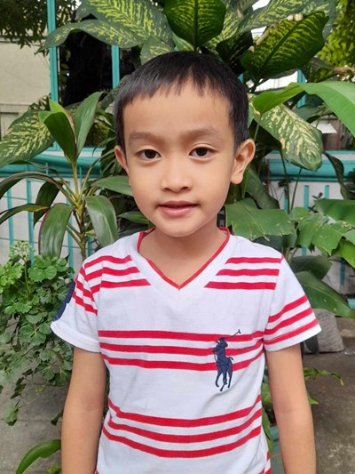 Help Angelo A. by becoming a child sponsor. Sponsoring a child is a rewarding and heartwarming experience.