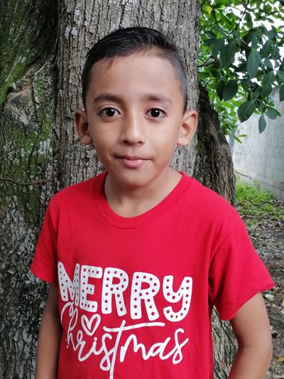 Help Carlos David by becoming a child sponsor. Sponsoring a child is a rewarding and heartwarming experience.