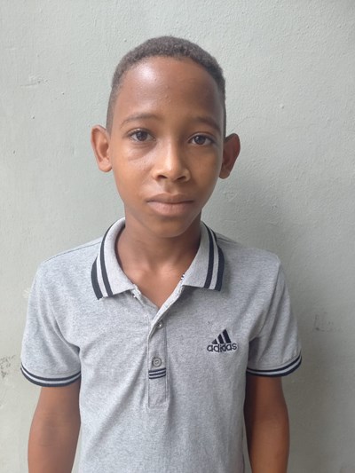 Help Leudy Dariel by becoming a child sponsor. Sponsoring a child is a rewarding and heartwarming experience.