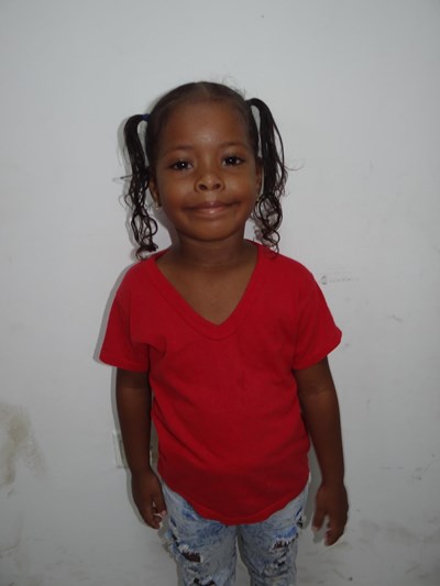 Help Maydis Sofia by becoming a child sponsor. Sponsoring a child is a rewarding and heartwarming experience.