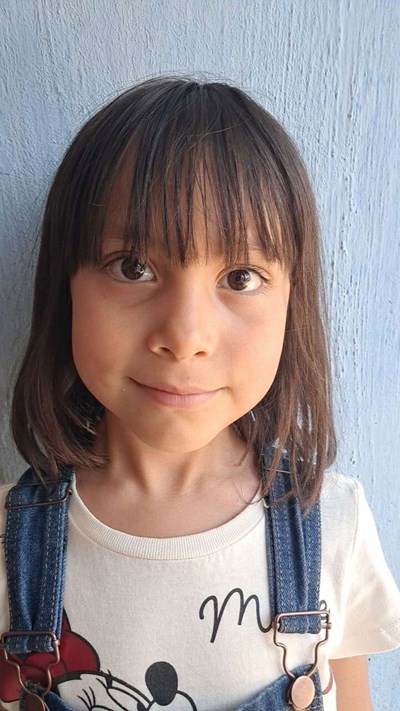 Help Evelyn Sofía by becoming a child sponsor. Sponsoring a child is a rewarding and heartwarming experience.