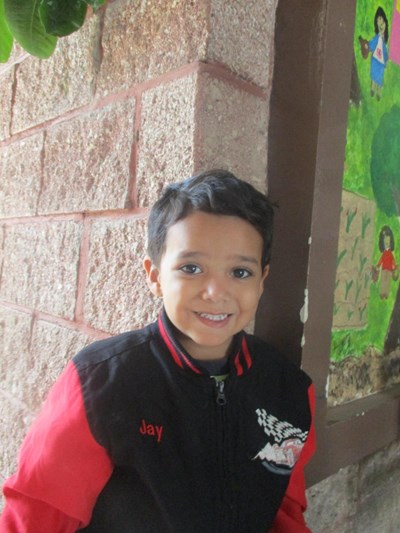 Help Jonathan Omar by becoming a child sponsor. Sponsoring a child is a rewarding and heartwarming experience.