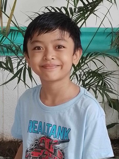 Help Raynel Yohan A. by becoming a child sponsor. Sponsoring a child is a rewarding and heartwarming experience.
