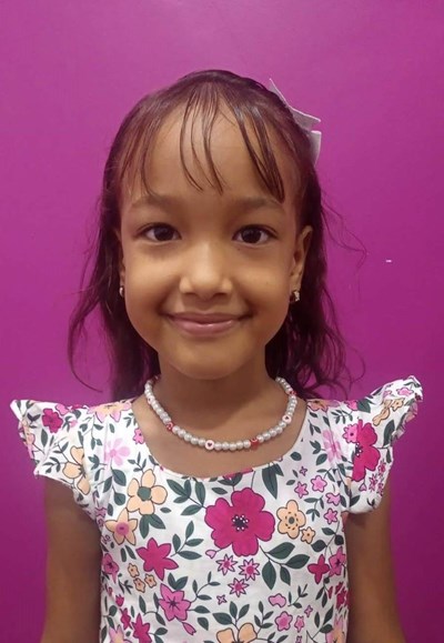 Help Oriana Nicol by becoming a child sponsor. Sponsoring a child is a rewarding and heartwarming experience.