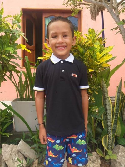 Help Jeiran David by becoming a child sponsor. Sponsoring a child is a rewarding and heartwarming experience.