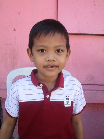 Help Rusty Wyne by becoming a child sponsor. Sponsoring a child is a rewarding and heartwarming experience.