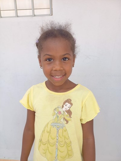 Help Jersi Bersabeth by becoming a child sponsor. Sponsoring a child is a rewarding and heartwarming experience.