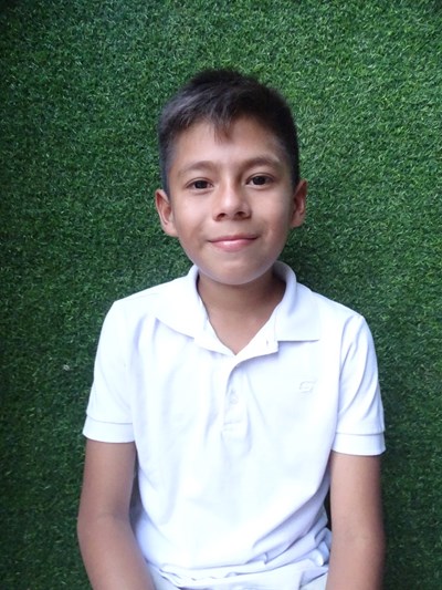 Help Roberto Josue by becoming a child sponsor. Sponsoring a child is a rewarding and heartwarming experience.