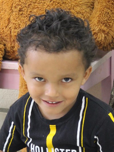 Help Randy Darell by becoming a child sponsor. Sponsoring a child is a rewarding and heartwarming experience.