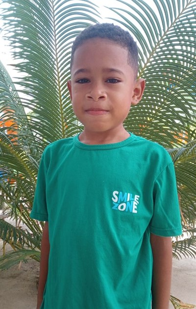 Help Emmanuel David by becoming a child sponsor. Sponsoring a child is a rewarding and heartwarming experience.
