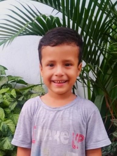 Help Iker Didier by becoming a child sponsor. Sponsoring a child is a rewarding and heartwarming experience.