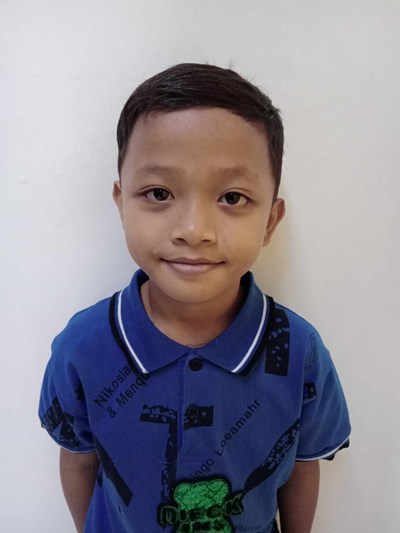 Help Romar by becoming a child sponsor. Sponsoring a child is a rewarding and heartwarming experience.