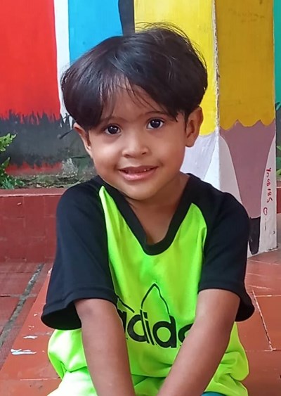 Help Edwin Junior by becoming a child sponsor. Sponsoring a child is a rewarding and heartwarming experience.