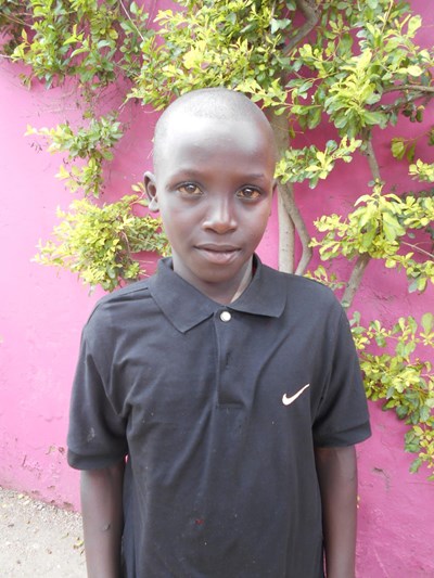 Help Gines by becoming a child sponsor. Sponsoring a child is a rewarding and heartwarming experience.