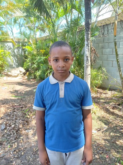 Help Radeury by becoming a child sponsor. Sponsoring a child is a rewarding and heartwarming experience.