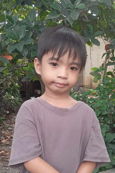 Help Mike Kyrie G. by becoming a child sponsor. Sponsoring a child is a rewarding and heartwarming experience.