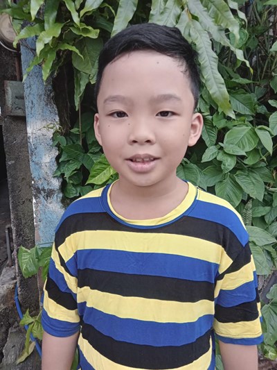 Help Francisco Iii C. by becoming a child sponsor. Sponsoring a child is a rewarding and heartwarming experience.