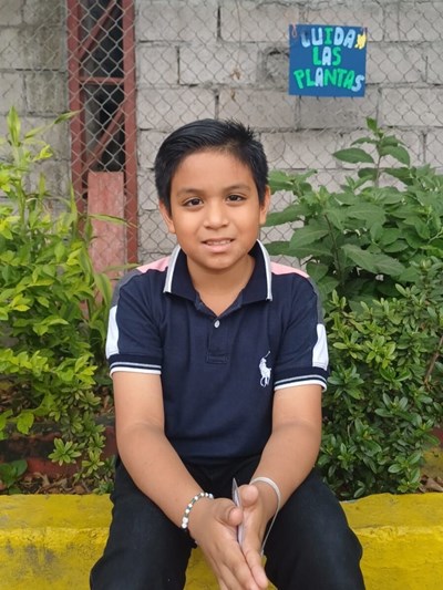 Help Edward Johan by becoming a child sponsor. Sponsoring a child is a rewarding and heartwarming experience.