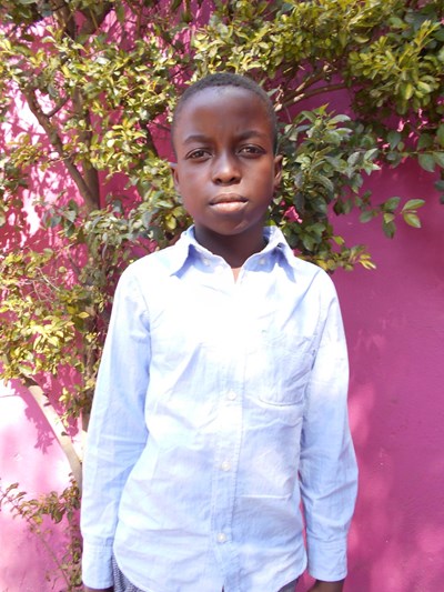 Help Dickson by becoming a child sponsor. Sponsoring a child is a rewarding and heartwarming experience.