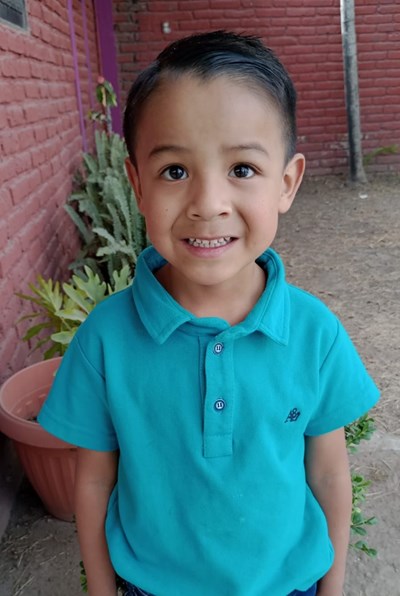 Help Julio César by becoming a child sponsor. Sponsoring a child is a rewarding and heartwarming experience.