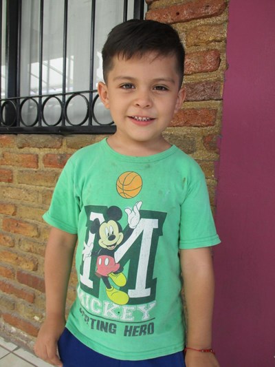 Help Brandon Simón by becoming a child sponsor. Sponsoring a child is a rewarding and heartwarming experience.
