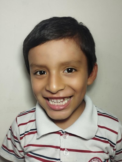 Help Joswell Jesus by becoming a child sponsor. Sponsoring a child is a rewarding and heartwarming experience.