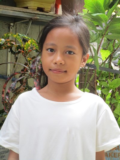 Help Clowie Mae E. by becoming a child sponsor. Sponsoring a child is a rewarding and heartwarming experience.