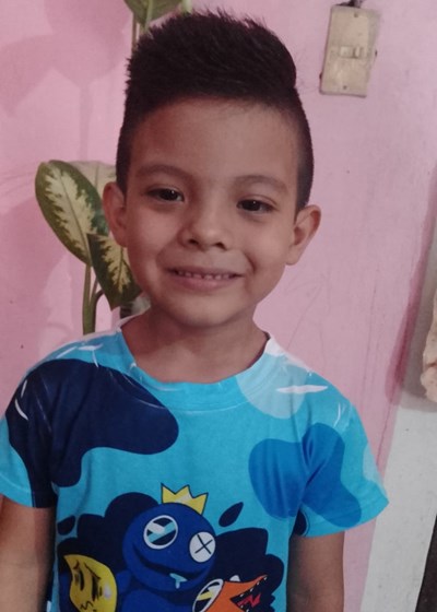 Help Dorian Leonel by becoming a child sponsor. Sponsoring a child is a rewarding and heartwarming experience.