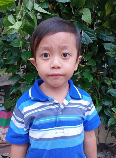 Help Roger Ill A. by becoming a child sponsor. Sponsoring a child is a rewarding and heartwarming experience.
