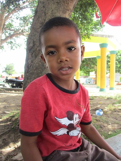 Help Jehiner by becoming a child sponsor. Sponsoring a child is a rewarding and heartwarming experience.