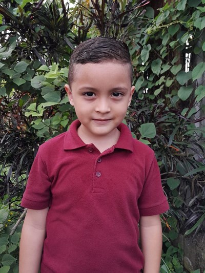 Help Eidan Xander by becoming a child sponsor. Sponsoring a child is a rewarding and heartwarming experience.