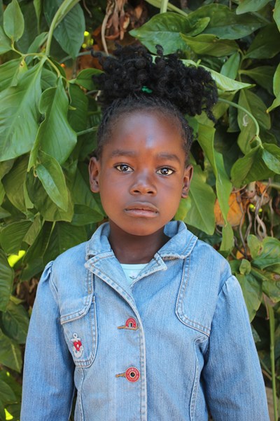 Help Elizabeth by becoming a child sponsor. Sponsoring a child is a rewarding and heartwarming experience.