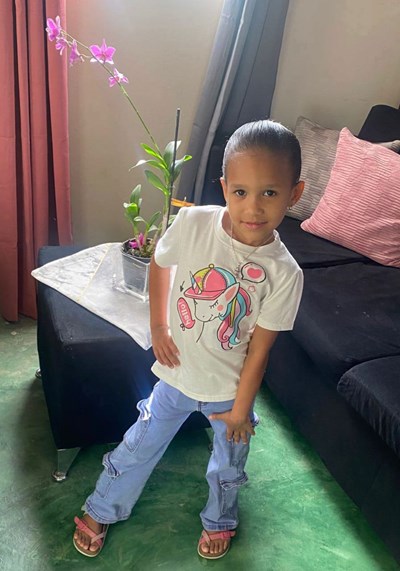 Help Carolin Alaia by becoming a child sponsor. Sponsoring a child is a rewarding and heartwarming experience.