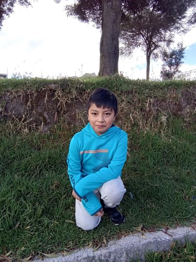 Help Alan Lloseph by becoming a child sponsor. Sponsoring a child is a rewarding and heartwarming experience.