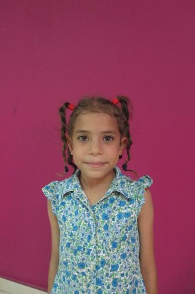 Help Esmeily by becoming a child sponsor. Sponsoring a child is a rewarding and heartwarming experience.