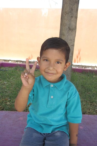 Help Giovanny by becoming a child sponsor. Sponsoring a child is a rewarding and heartwarming experience.